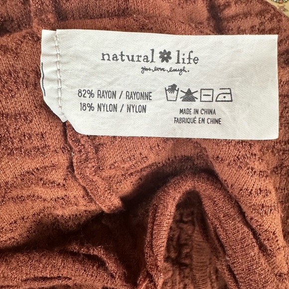 Natural Life Textured Tank Top - Picture 4 of 4